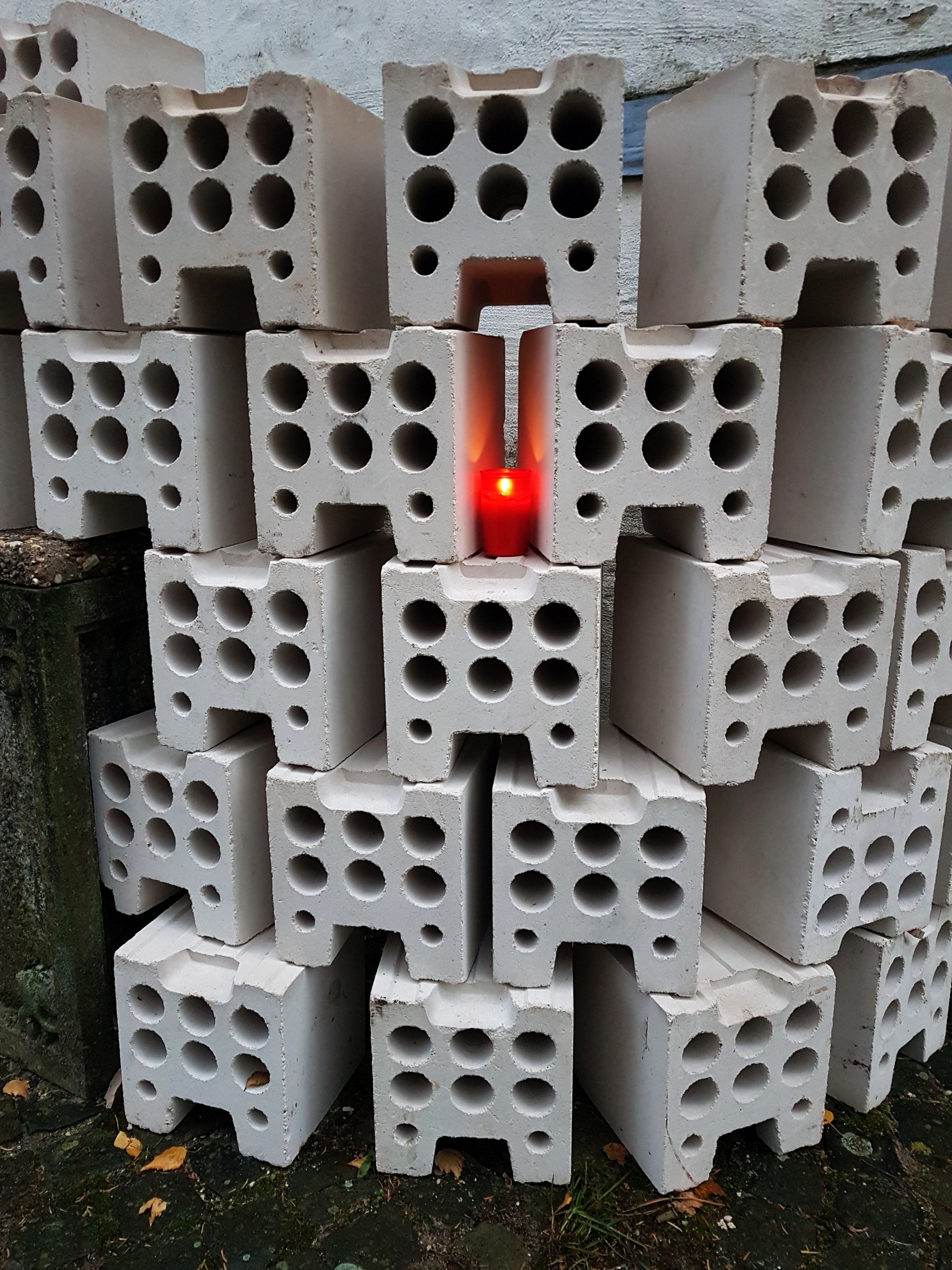 05_Klagemauer-m-Kerze-b