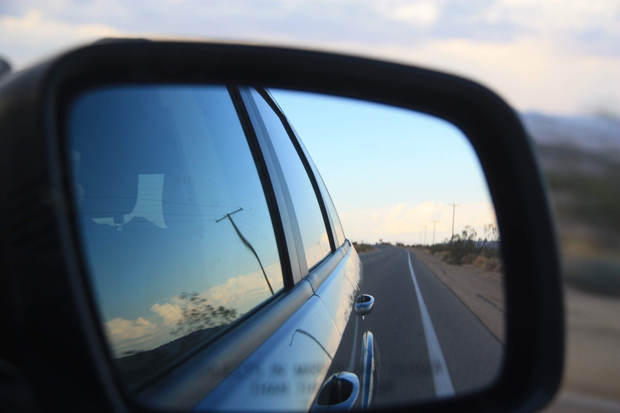 231122-rear-view-mirror