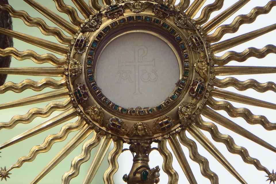 250619-monstrance