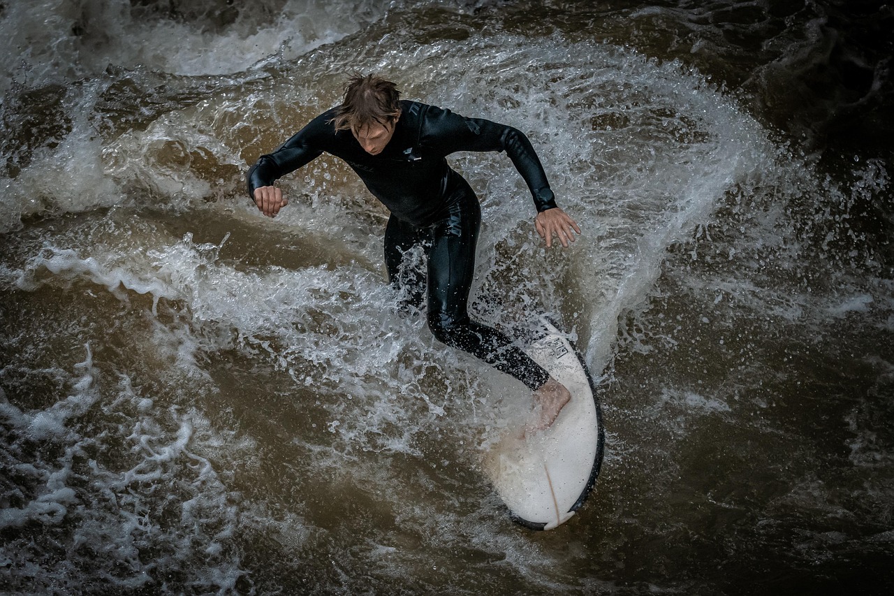 250809-surfer
