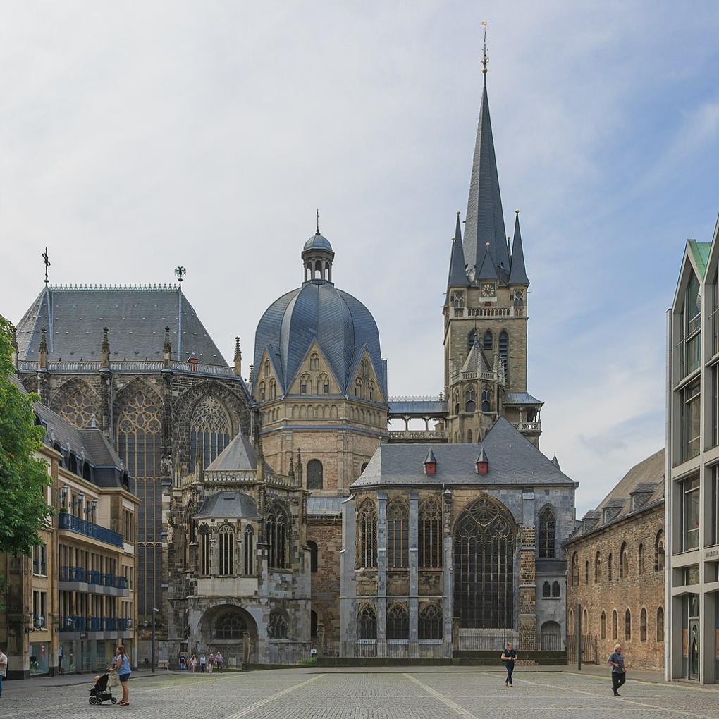 Aachen_Germany_Imperial-Cathedral-01