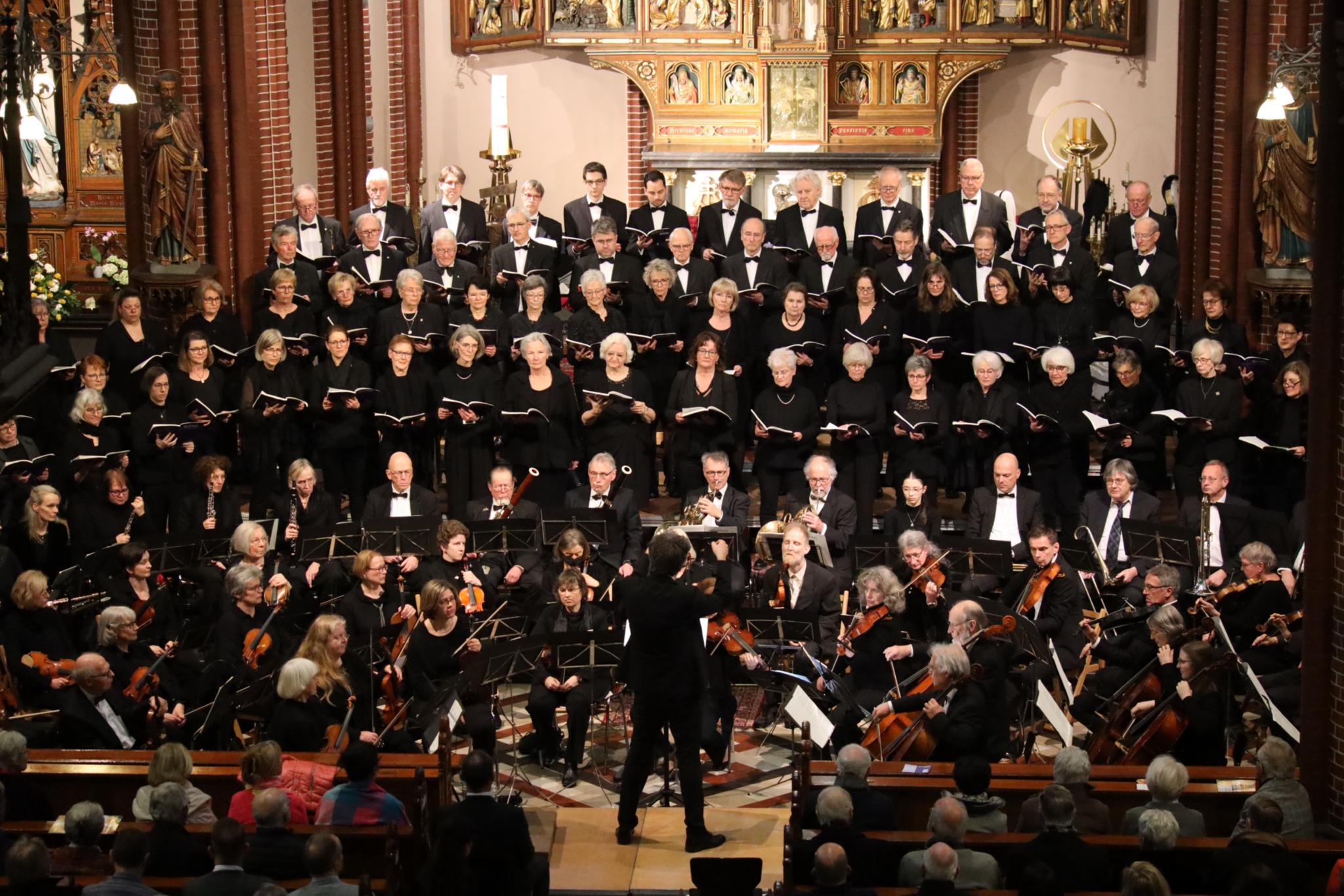 Aufführung des deutschen Requiems von J. Brahms in der Pauluskerk, Vaals durch Chor und Orchester von St. Laurentius am 19. März 2023