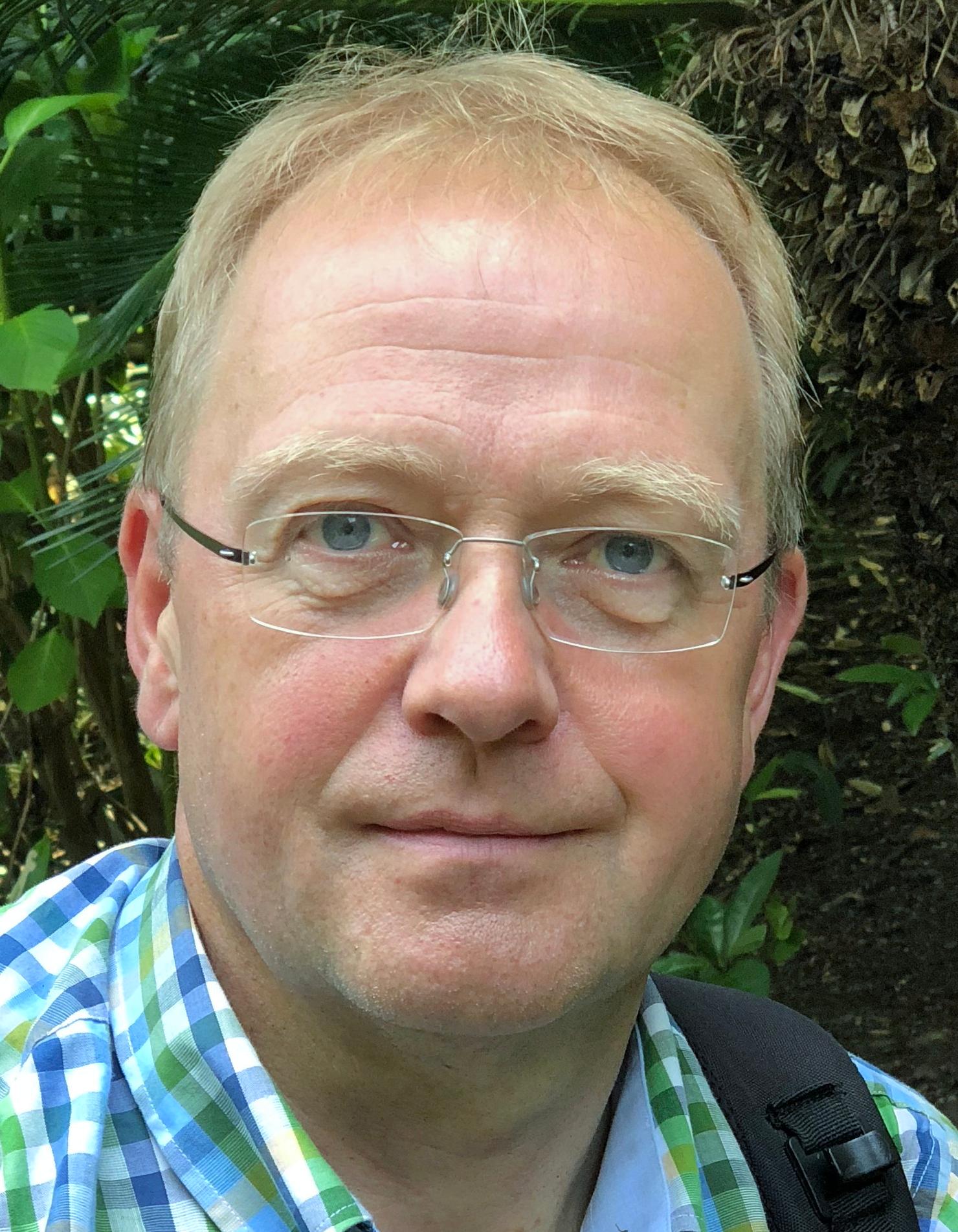 Prof. Dr.  Mathias Hüsing